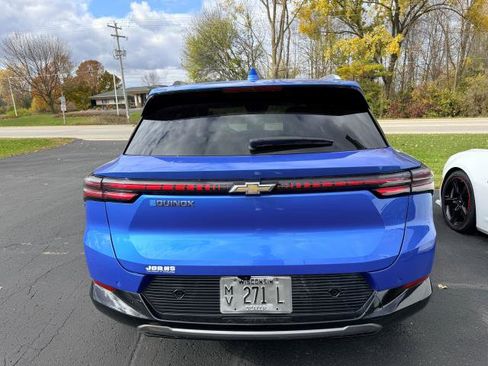 Used 2025 Chevrolet Equinox EV LT w/ Convenience Package image 4