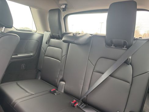 New 2026 Nissan Pathfinder SL image 32