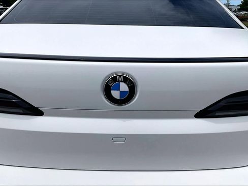 Used 2025 BMW 760i xDrive w/ Executive Package AWD/4WD image 9