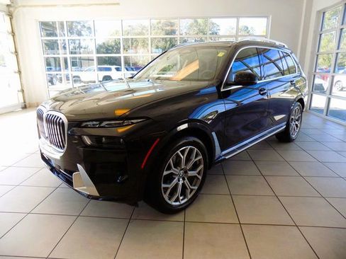 Used 2024 BMW X7 xDrive40i AWD/4WD image 3