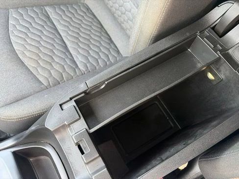 Used 2021 Chevrolet Equinox LT FWD image 28