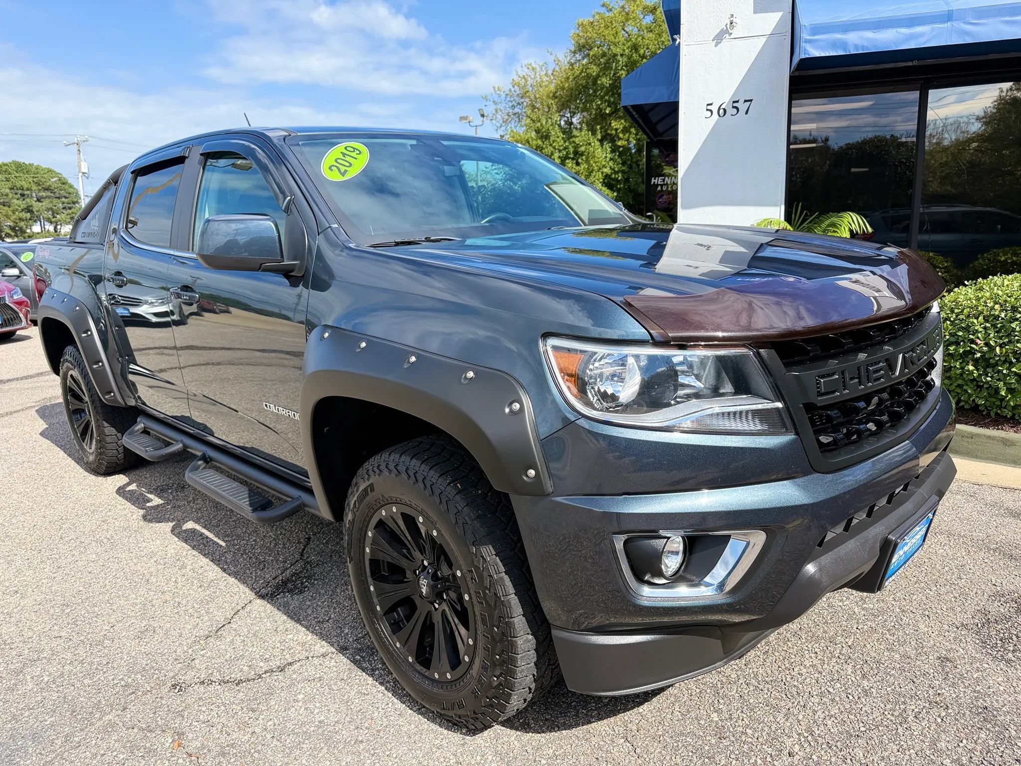 Used 2019 Chevrolet Colorado LT w/ LT Convenience Package AWD/4WD image 5