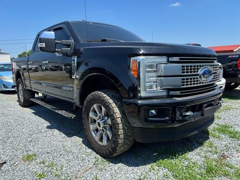 Used 2017 Ford F250 Platinum w/ Platinum Ultimate Package AWD/4WD image 3