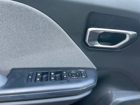 Certified 2025 Kia K4 EX image 9