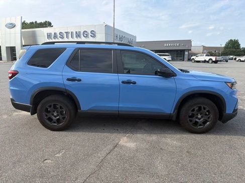 Used 2023 Honda Pilot TrailSport image 8