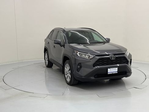 Used 2021 Toyota RAV4 XLE Premium image 8