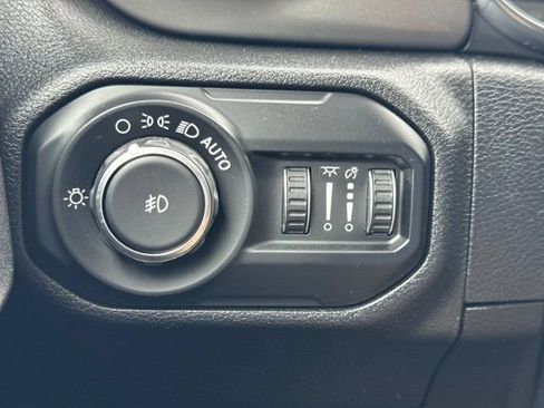 Used 2021 Jeep Wrangler Unlimited Sport AWD/4WD image 46