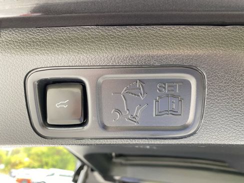 Certified 2024 Ford Expedition Limited image 19