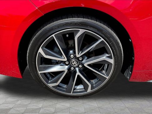 Used 2020 Toyota Corolla SE w/ SE Premium Package FWD image 34