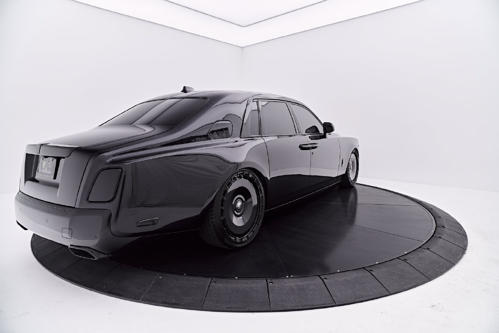 Used 2024 Rolls-Royce Phantom Sedan w/ The Phantom Package RWD image 14