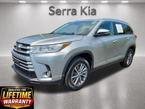Used 2019 Toyota Highlander XLE FWD image 1