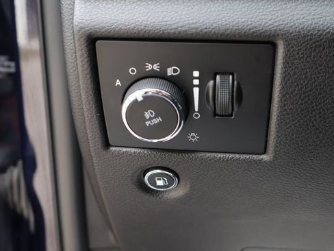 Used 2018 Jeep Grand Cherokee Limited AWD/4WD image 39