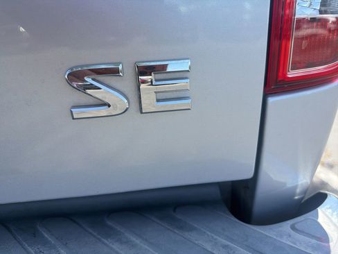 Used 2010 Nissan Frontier SE RWD image 8
