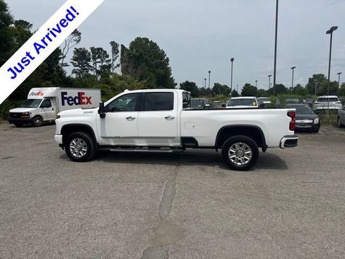 Used 2025 Chevrolet Silverado 3500 High Country w/ High Country Premium Package AWD/4WD image 8