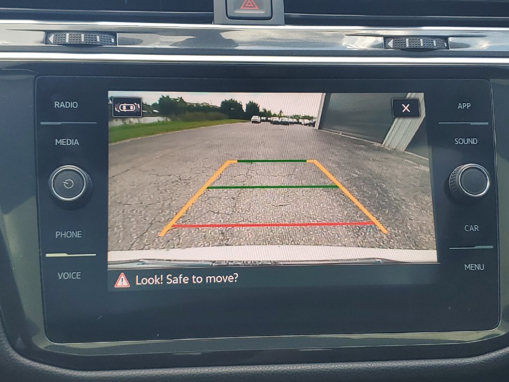 Used 2021 Volkswagen Tiguan SE R-Line FWD image 18