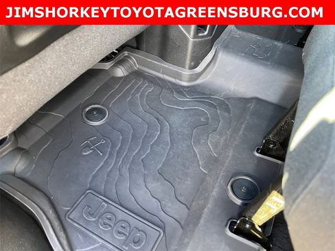 Used 2025 Jeep Wrangler Unlimited Rubicon w/ Convenience Group image 29