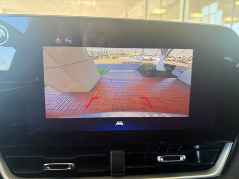 Used 2025 Chevrolet Equinox LT image 17