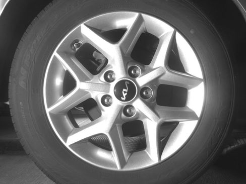 Used 2025 Kia Soul LX w/ LX Technology Package image 15