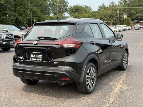 Used 2024 Nissan Kicks SV FWD image 19
