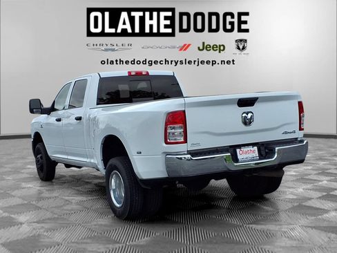 Used 2024 RAM 3500 Tradesman w/ Chrome Appearance Group AWD/4WD image 3