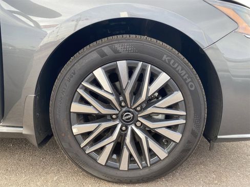 New 2025 Nissan Altima 2.5 SV image 10