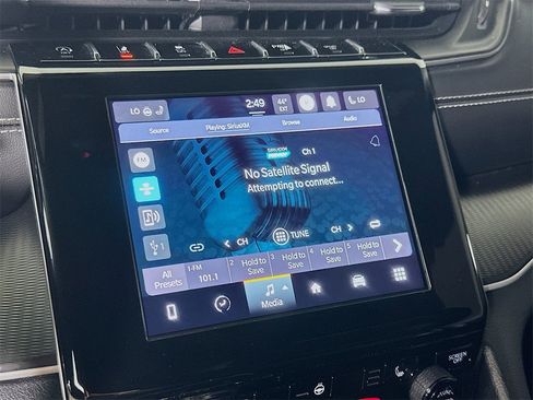 Used 2023 Jeep Grand Cherokee L Laredo image 30