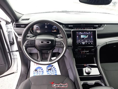 Used 2024 Jeep Grand Cherokee L Laredo image 26