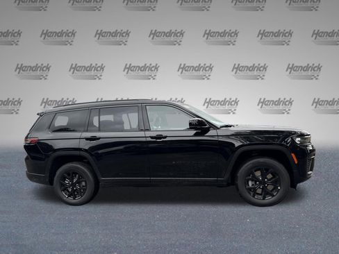 New 2026 Jeep Grand Cherokee L 4WD image 9