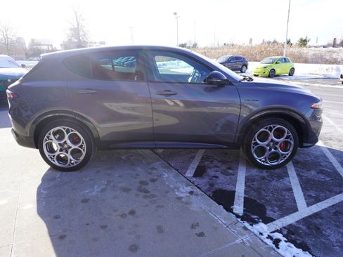 New 2024 Alfa Romeo Tonale Veloce image 6