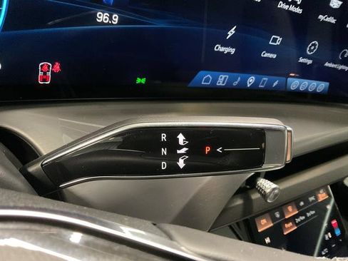 Used 2026 Cadillac Vistiq Sport image 19