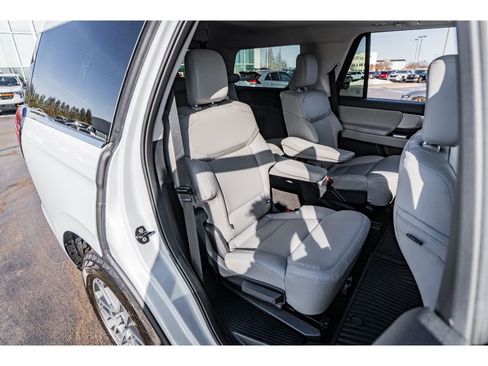 New 2026 Ford Expedition Active image 24