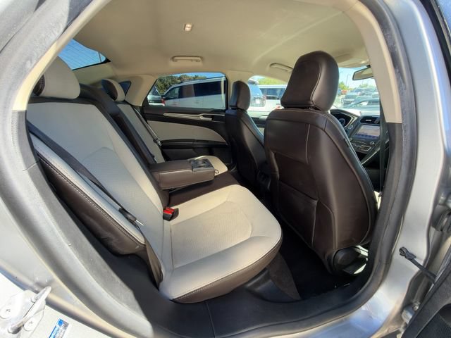 Used 2020 Ford Fusion SE w/ Equipment Group 151A FWD image 10