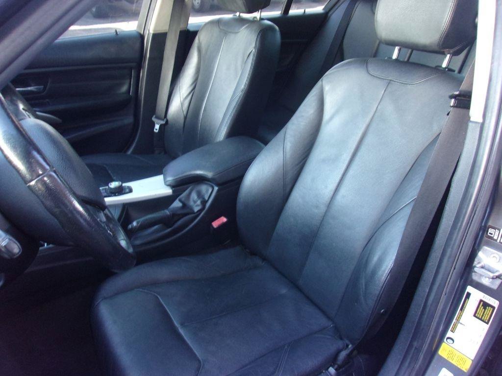 Used 2013 BMW 320i Sedan RWD image 9