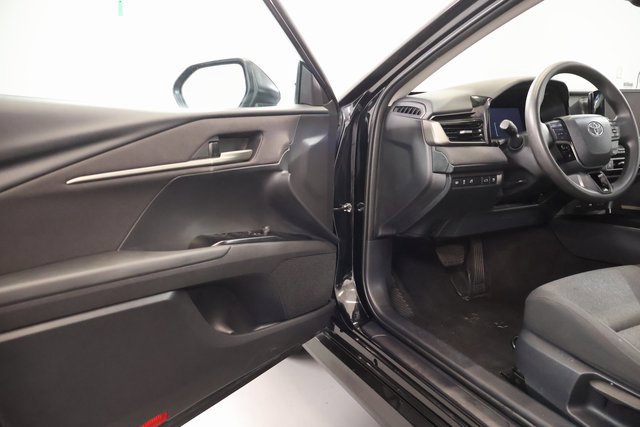 Used 2025 Toyota Camry LE FWD image 8