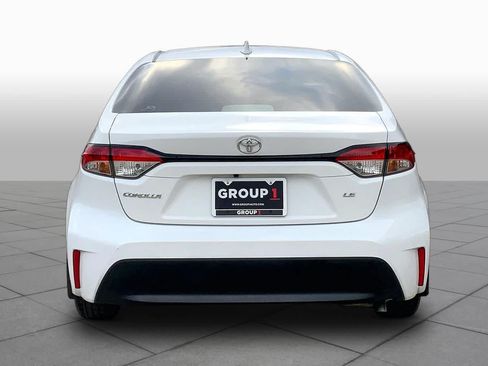 Used 2025 Toyota Corolla LE FWD image 4