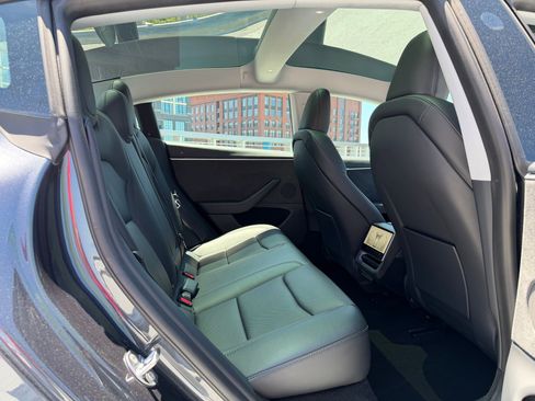 Used 2025 Tesla Model 3 Long Range AWD/4WD image 19