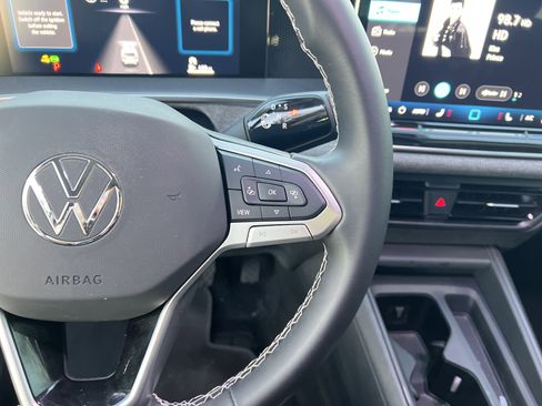 Certified 2025 Volkswagen Tiguan S image 19