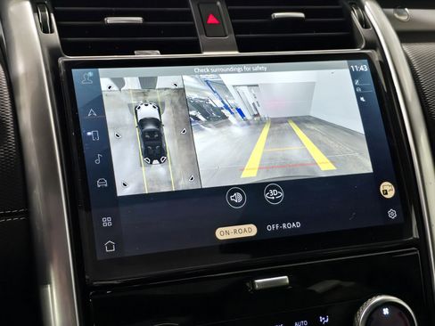 New 2026 Land Rover Discovery Limited Edition image 20