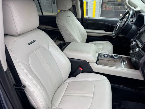 Used 2018 Ford Expedition Platinum image 57