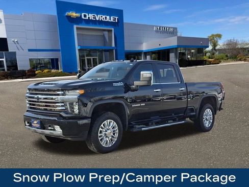 Used 2022 Chevrolet Silverado 2500 High Country w/ Safety Package II image 4