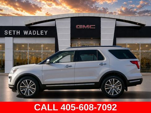 Used 2018 Ford Explorer Platinum AWD/4WD image 4