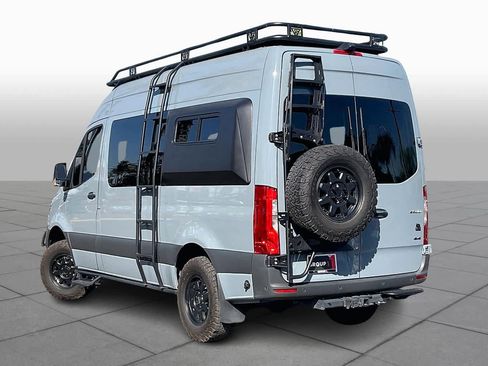 Used 2021 Mercedes-Benz Sprinter 2500 image 12