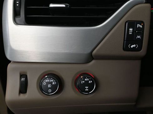 Used 2016 GMC Yukon XL SLT w/ Premium Edition image 31