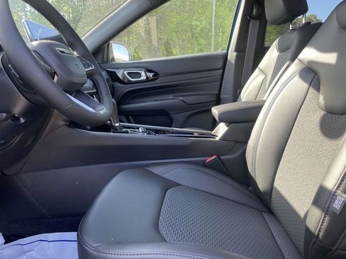 New 2026 Jeep Compass Latitude AWD/4WD image 25