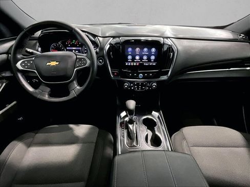 Used 2023 Chevrolet Traverse LT FWD image 16