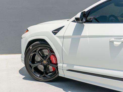 Used 2020 Lamborghini Urus AWD/4WD image 43