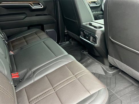 Used 2022 Chevrolet Silverado 1500 High Country w/ High Country Premium Package image 18