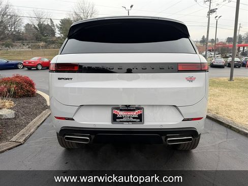 Used 2025 Land Rover Range Rover Sport Dynamic SE image 15