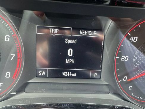 Used 2024 Chevrolet Trax RS w/ Driver Confidence Package FWD image 6