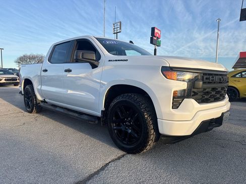 Used 2024 Chevrolet Silverado 1500 Custom w/ Turbomax Blackout Package image 7